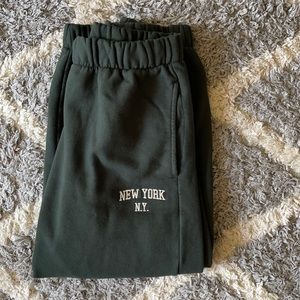 Brandy Melville rosa sweats